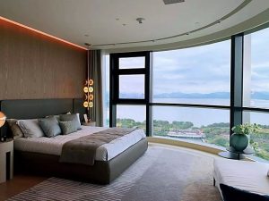 福晟天地:在售建面约98-119平米三房,均价11000元/平方米起。